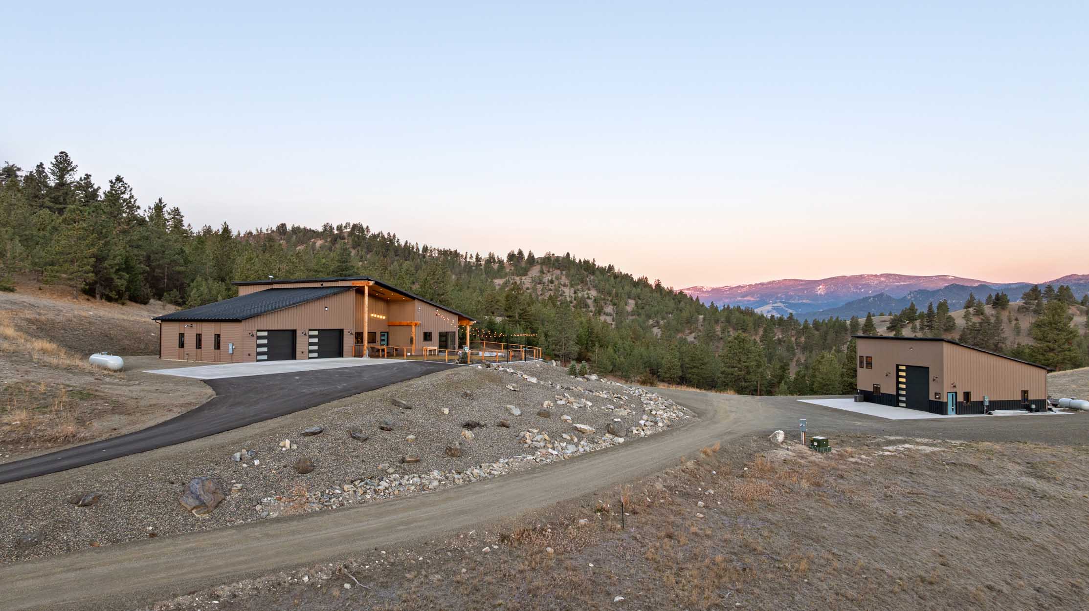 4915 W US Highway 12