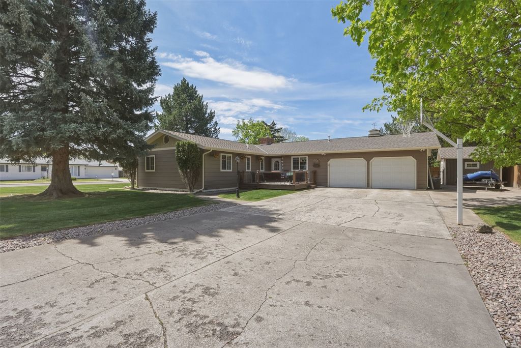 Photo of 1740 Arlington Drive, Missoula, MT 59801 (MLS # 30070973)