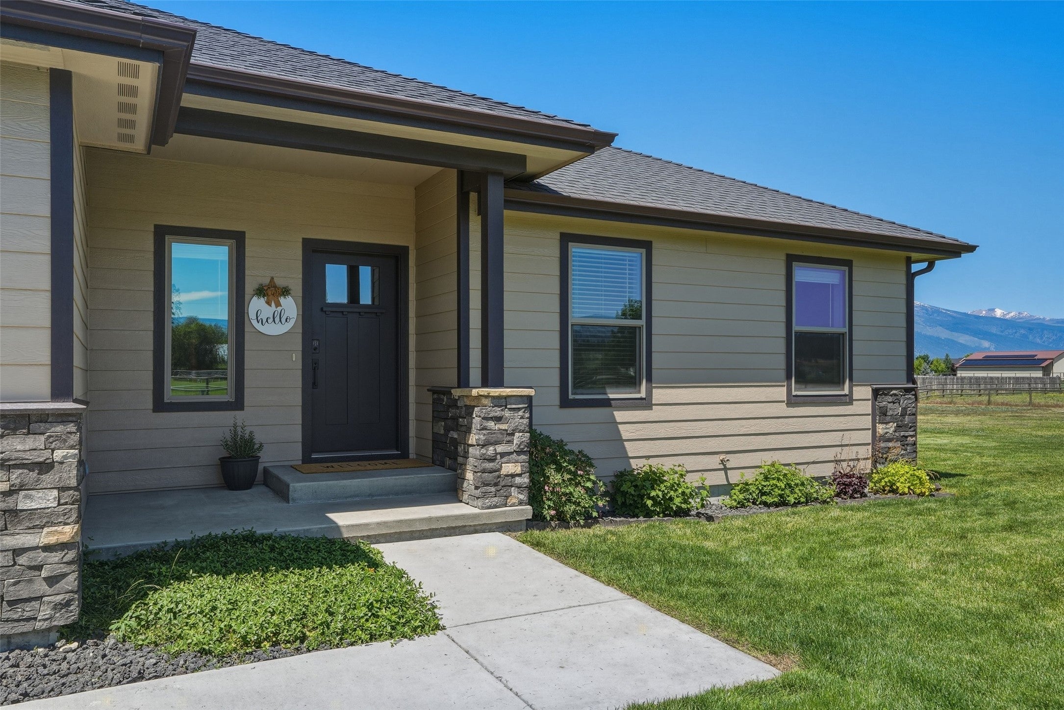 3190 Delaford Loop