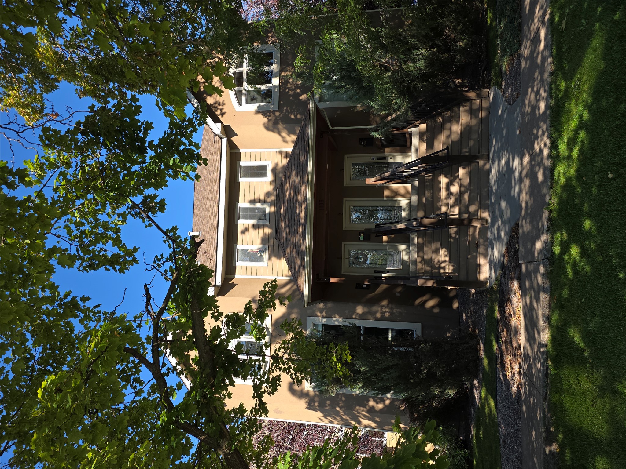 1105 Stephens Avenue 2