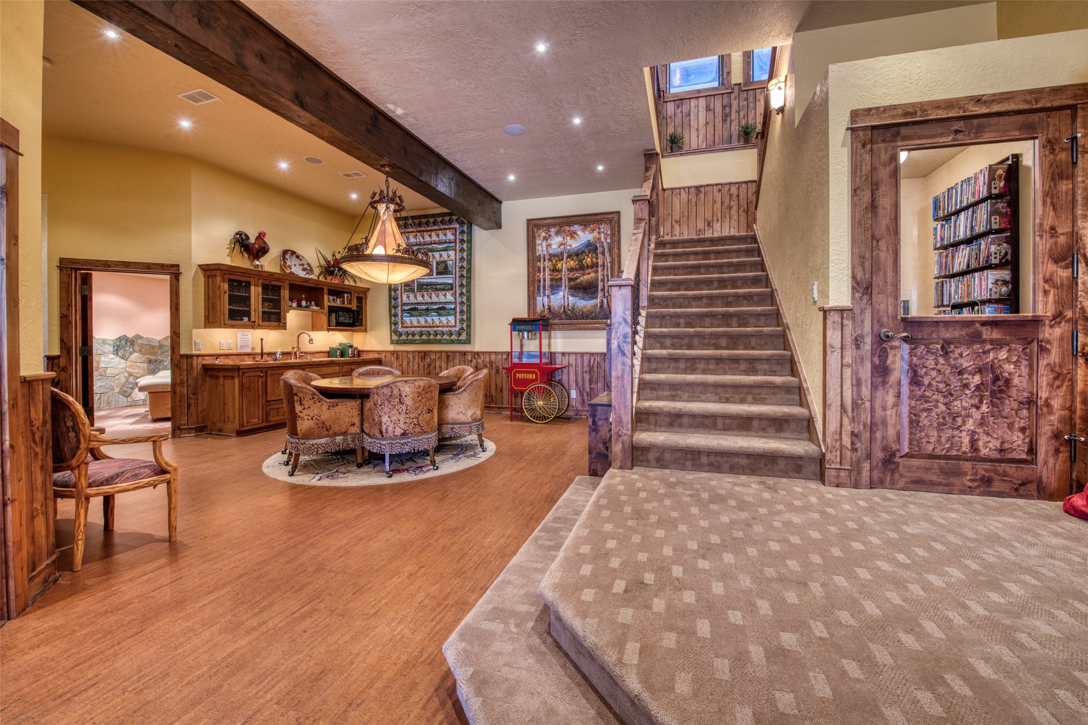 Darby, Montana 59829, United States, 12 Bedrooms Bedrooms, ,16 BathroomsBathrooms,Residential,Pending,61822