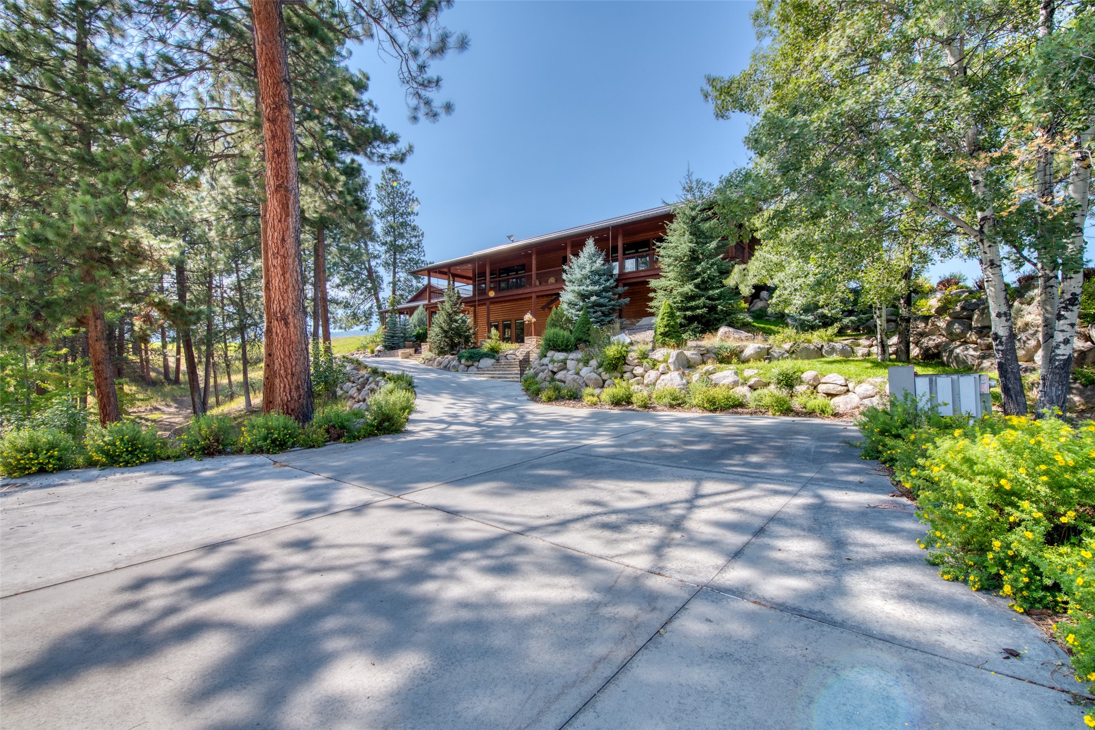 Darby, Montana 59829, United States, 12 Bedrooms Bedrooms, ,16 BathroomsBathrooms,Residential,Pending,61822