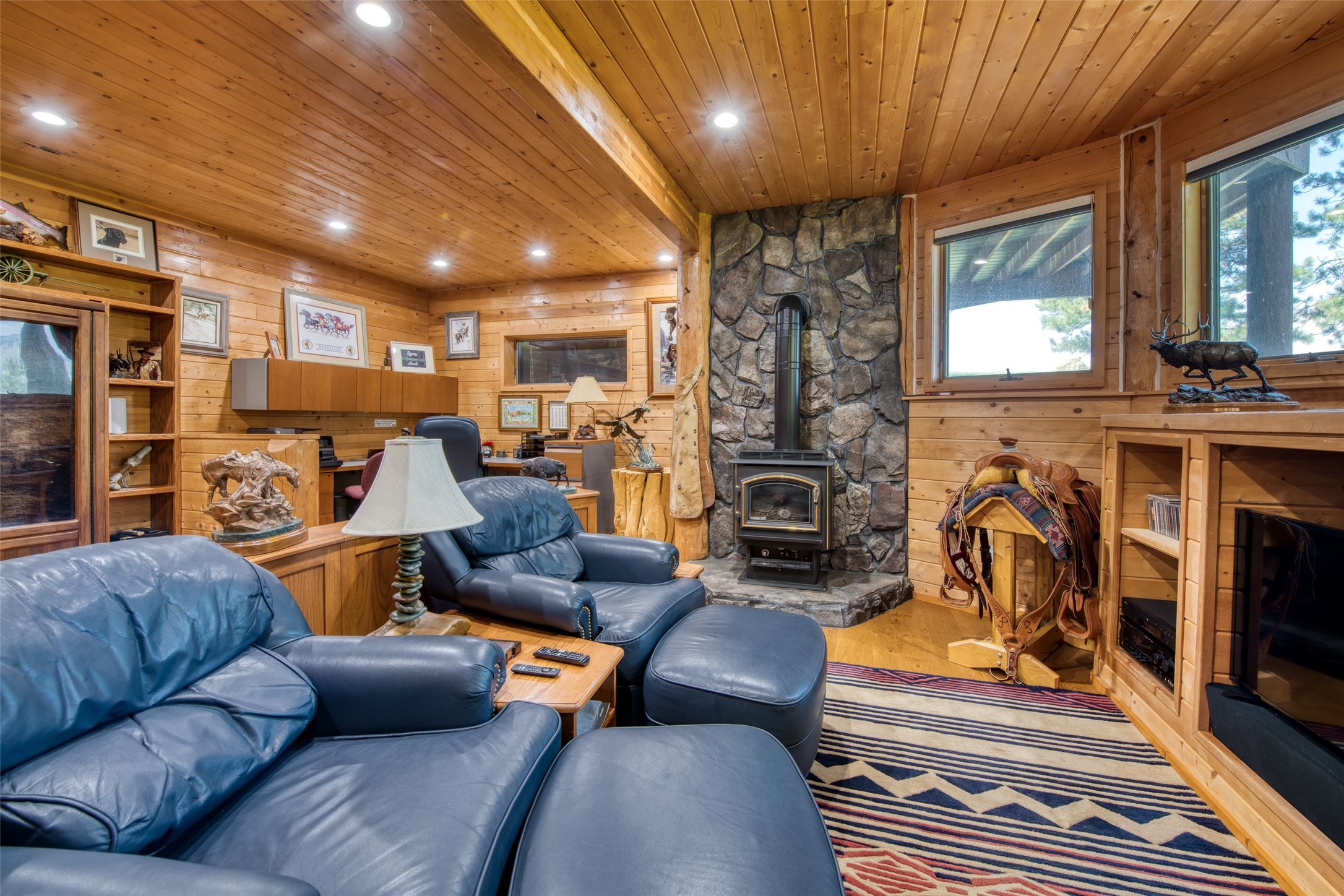 Darby, Montana 59829, United States, 12 Bedrooms Bedrooms, ,16 BathroomsBathrooms,Residential,Pending,61822