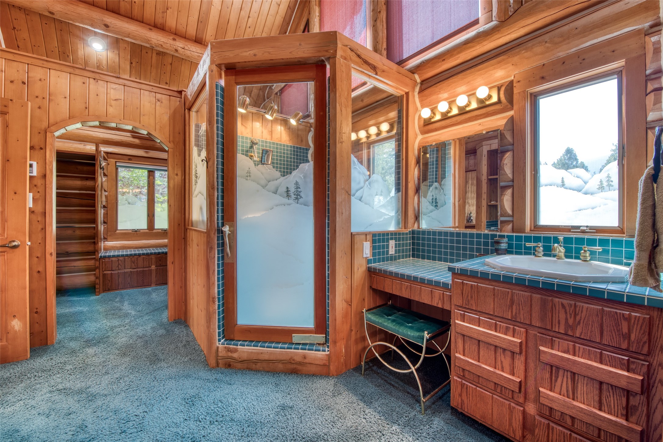 Darby, Montana 59829, United States, 12 Bedrooms Bedrooms, ,16 BathroomsBathrooms,Residential,Pending,61822