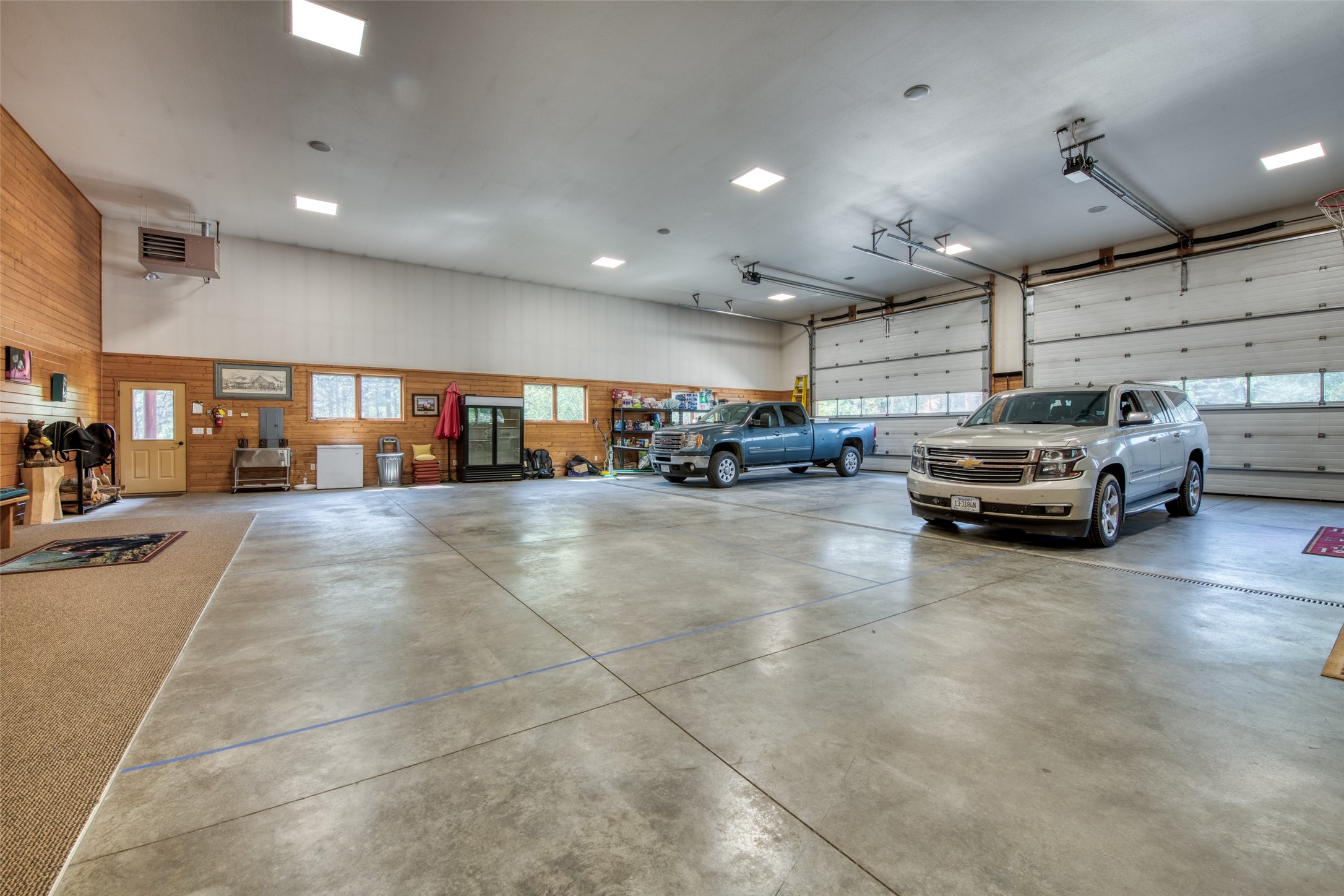 Darby, Montana 59829, United States, 12 Bedrooms Bedrooms, ,16 BathroomsBathrooms,Residential,Pending,61822