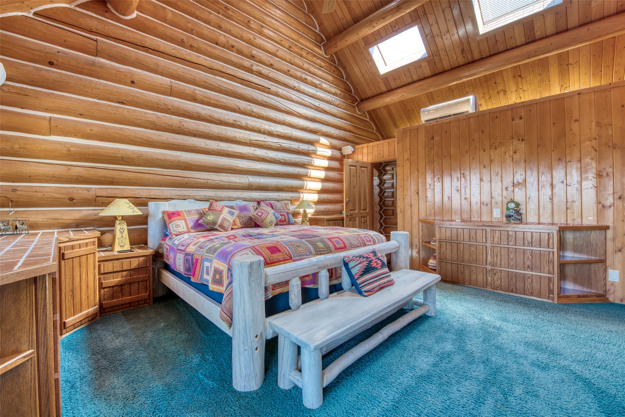 Darby, Montana 59829, United States, 12 Bedrooms Bedrooms, ,16 BathroomsBathrooms,Residential,Pending,61822