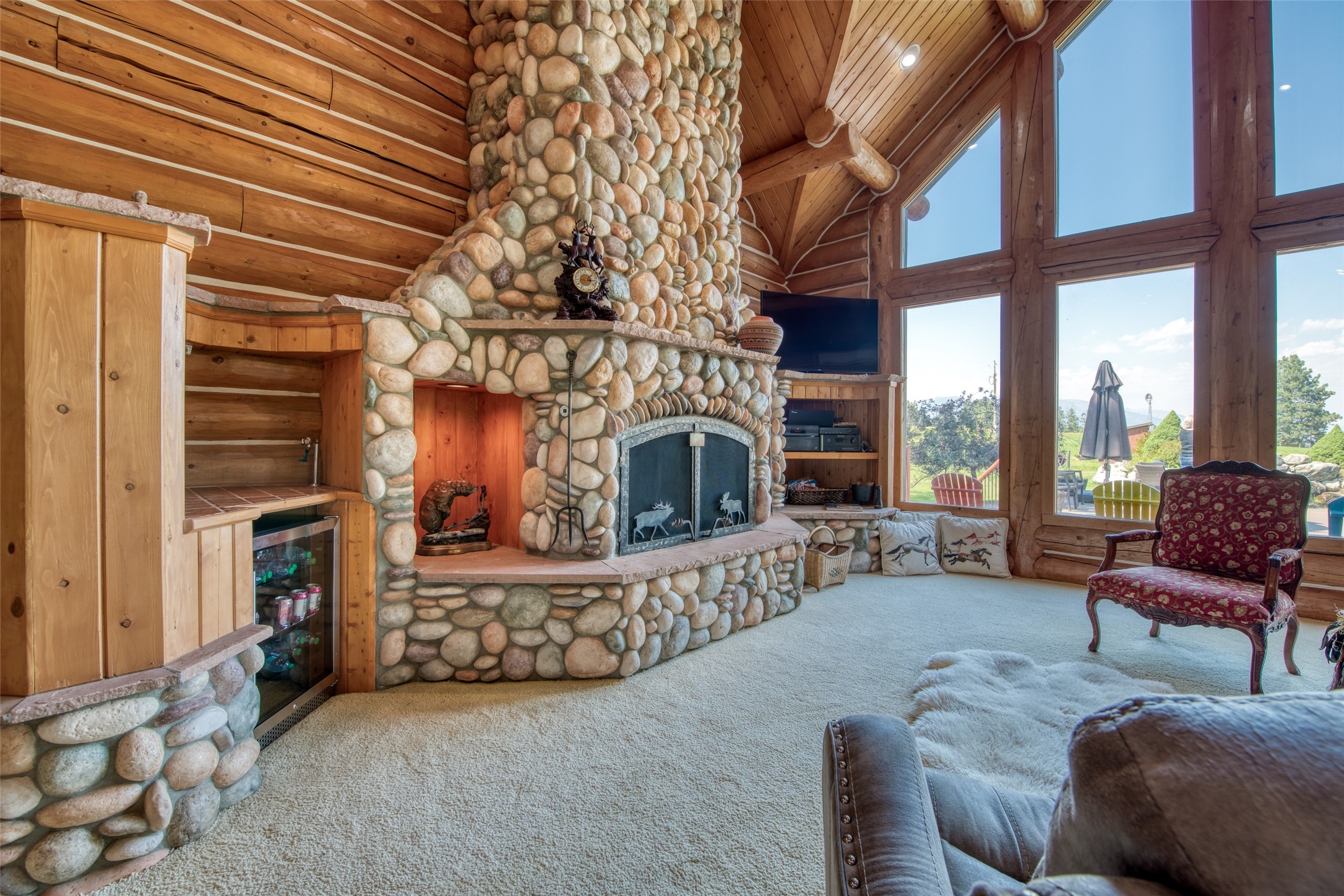 Darby, Montana 59829, United States, 12 Bedrooms Bedrooms, ,16 BathroomsBathrooms,Residential,Pending,61822