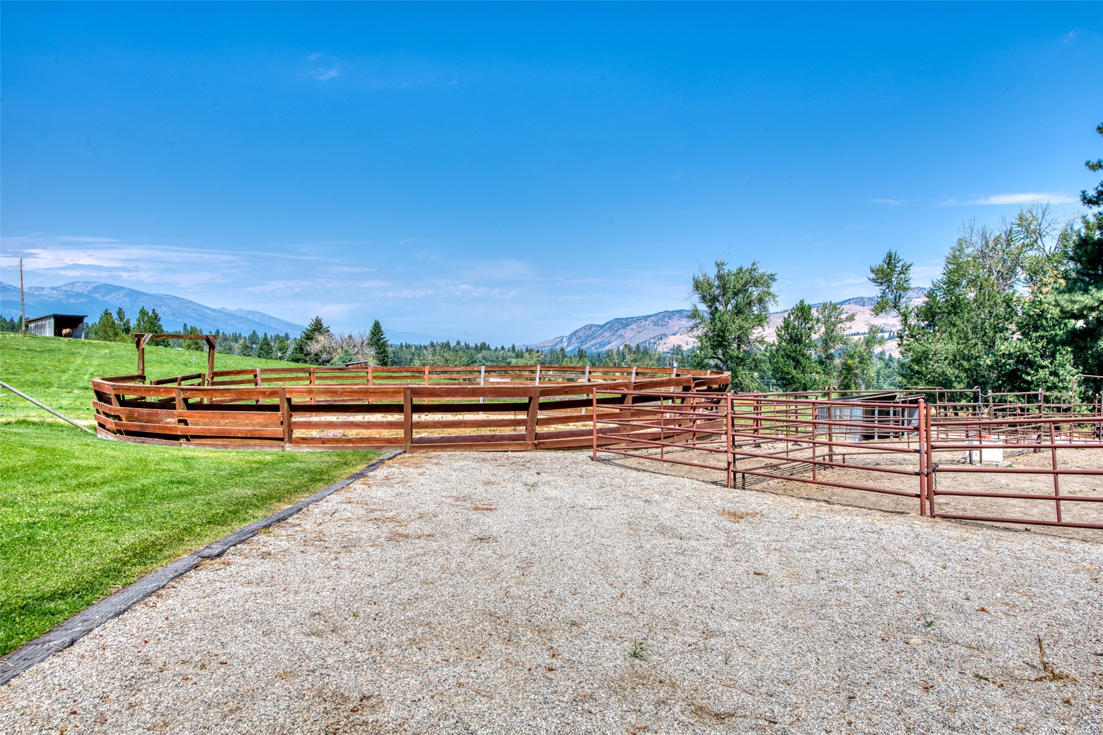 Darby, Montana 59829, United States, 12 Bedrooms Bedrooms, ,16 BathroomsBathrooms,Residential,Pending,61822