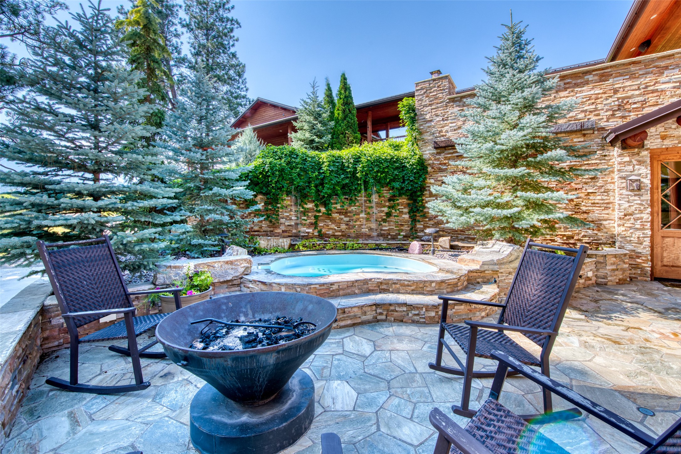 Darby, Montana 59829, United States, 12 Bedrooms Bedrooms, ,16 BathroomsBathrooms,Residential,Pending,61822