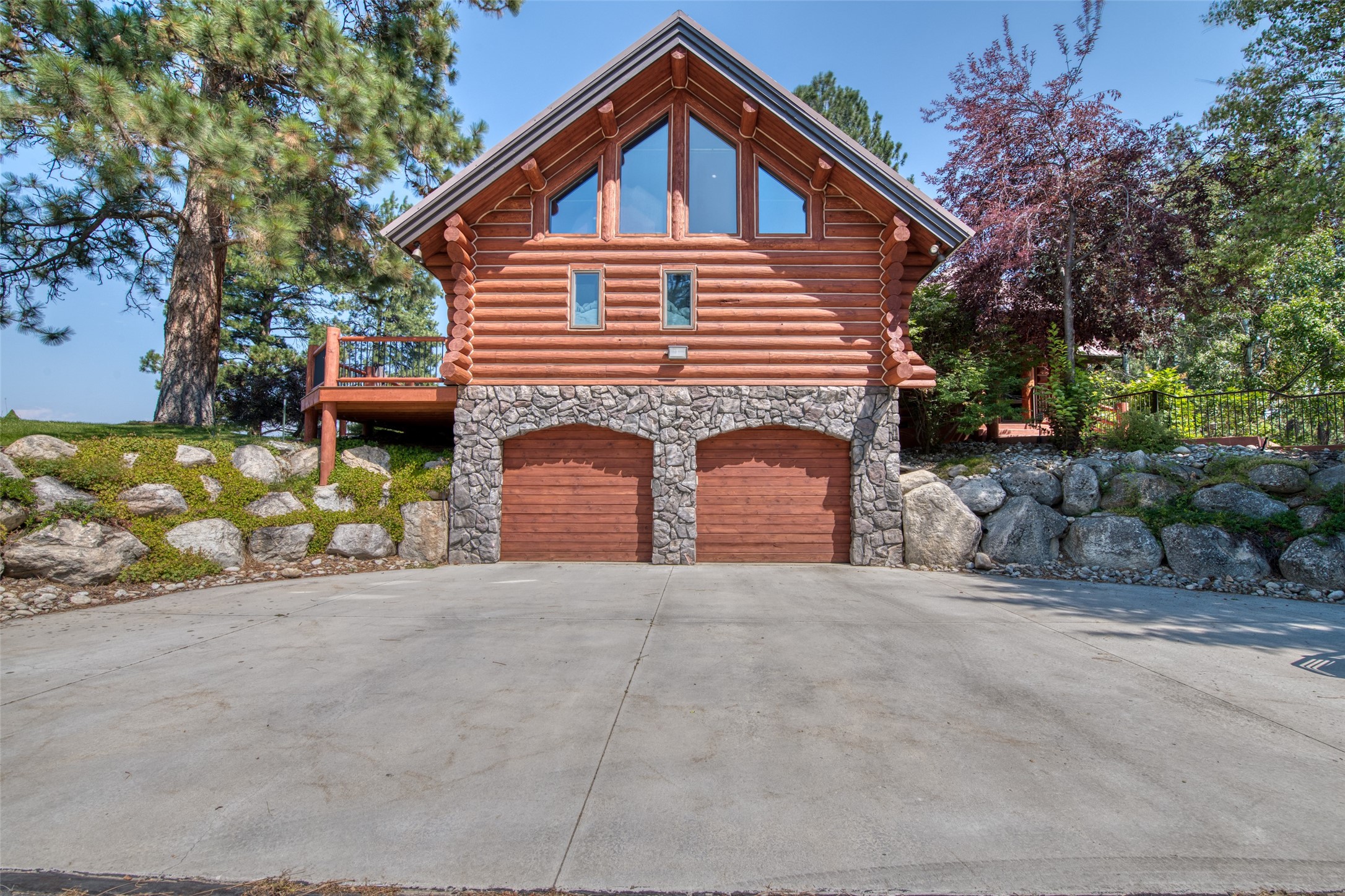 Darby, Montana 59829, United States, 12 Bedrooms Bedrooms, ,16 BathroomsBathrooms,Residential,Pending,61822