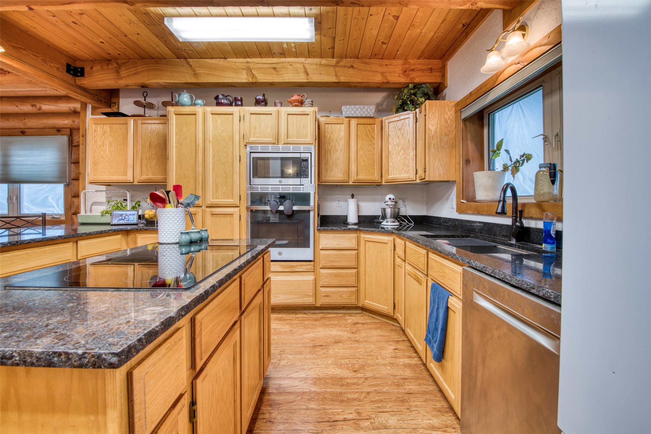 Darby, Montana 59829, United States, 12 Bedrooms Bedrooms, ,16 BathroomsBathrooms,Residential,Pending,61822