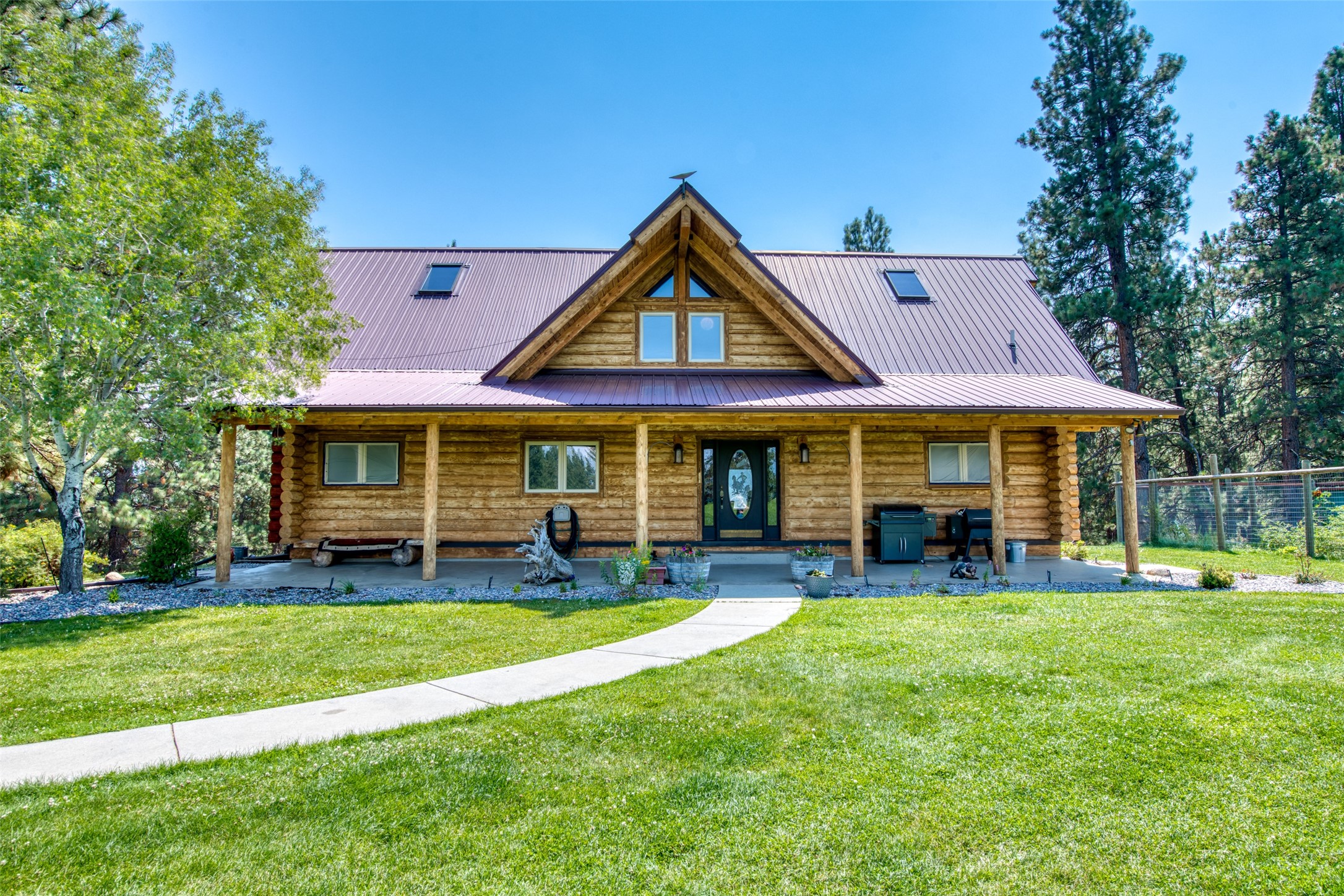 Darby, Montana 59829, United States, 12 Bedrooms Bedrooms, ,16 BathroomsBathrooms,Residential,Pending,61822