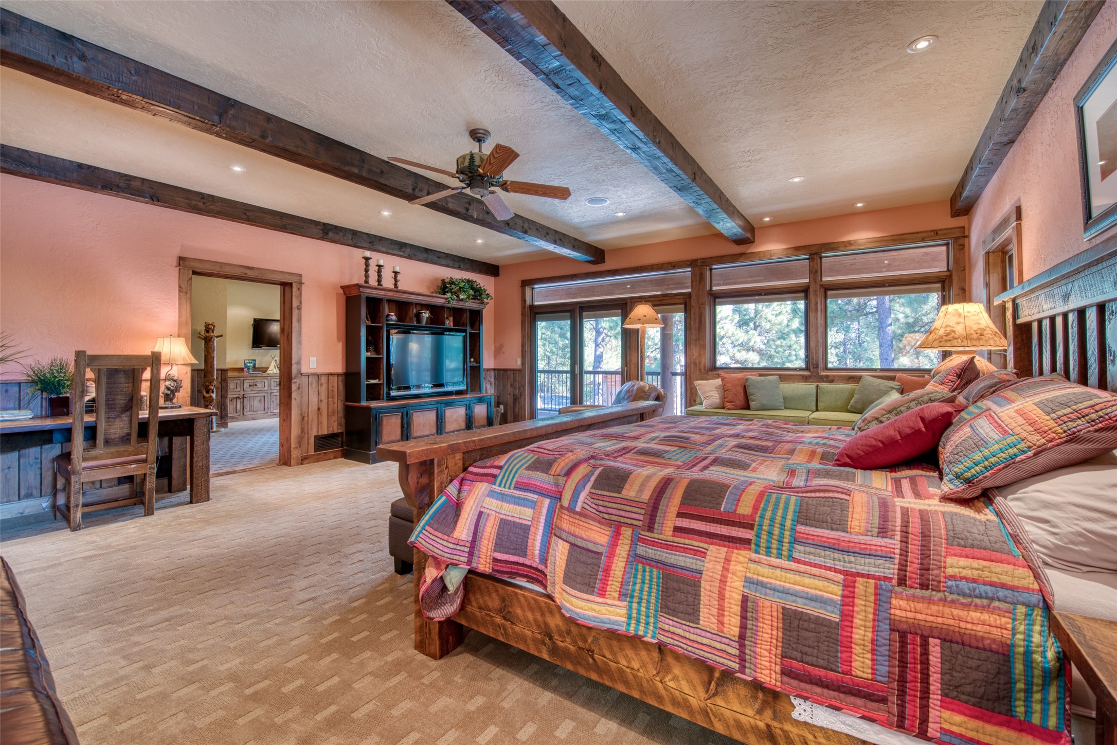 Darby, Montana 59829, United States, 12 Bedrooms Bedrooms, ,16 BathroomsBathrooms,Residential,Pending,61822