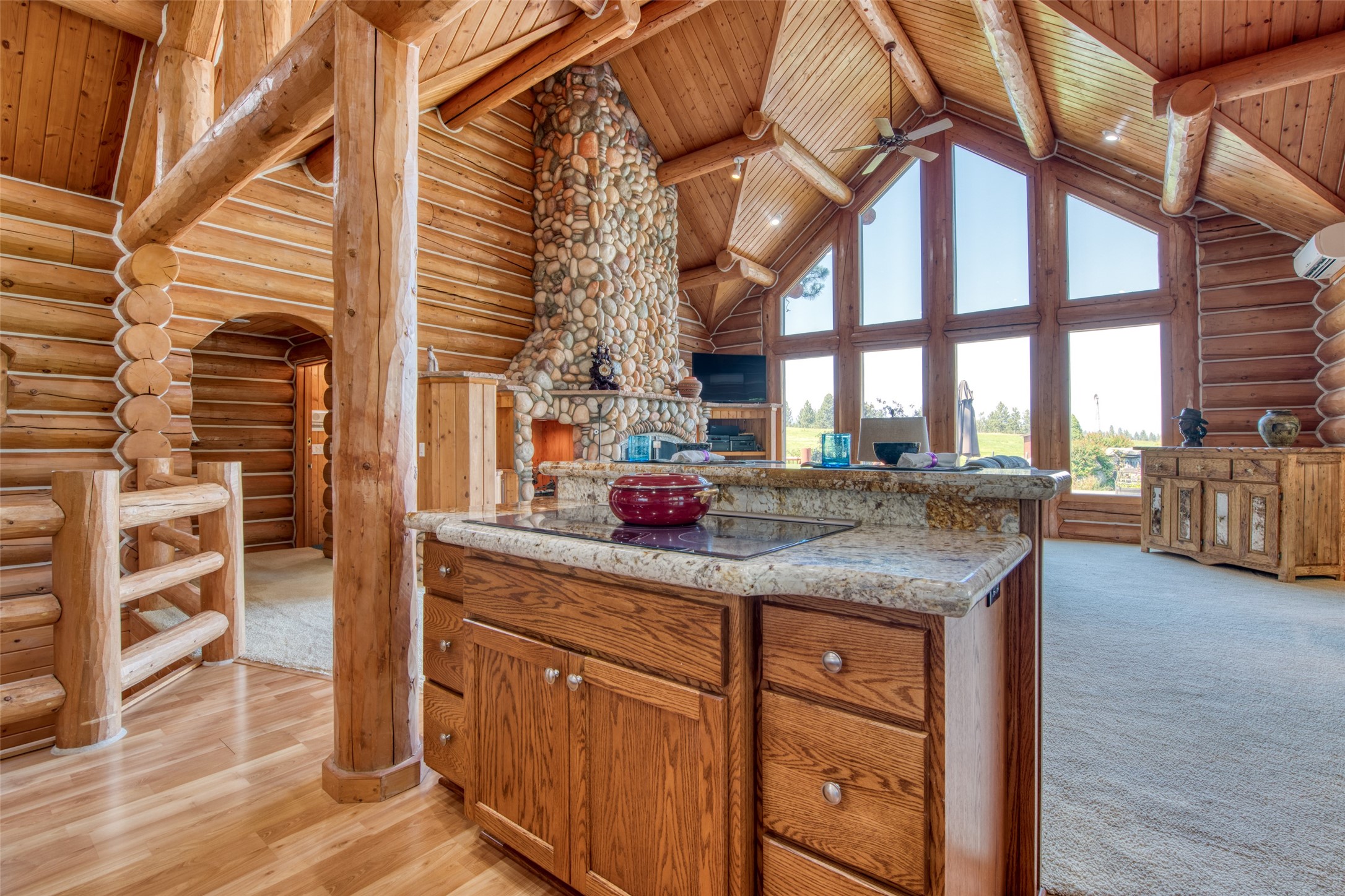 Darby, Montana 59829, United States, 12 Bedrooms Bedrooms, ,16 BathroomsBathrooms,Residential,Pending,61822