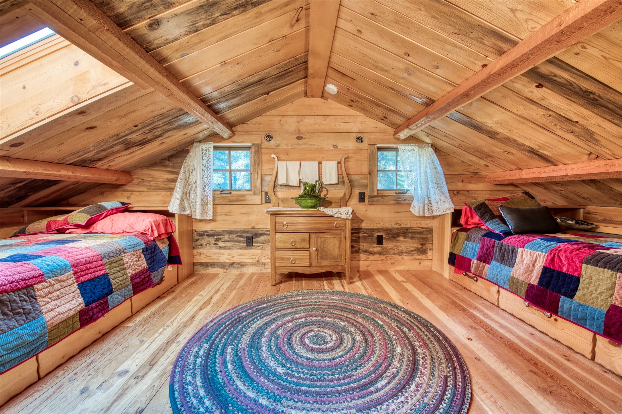 Darby, Montana 59829, United States, 12 Bedrooms Bedrooms, ,16 BathroomsBathrooms,Residential,Pending,61822