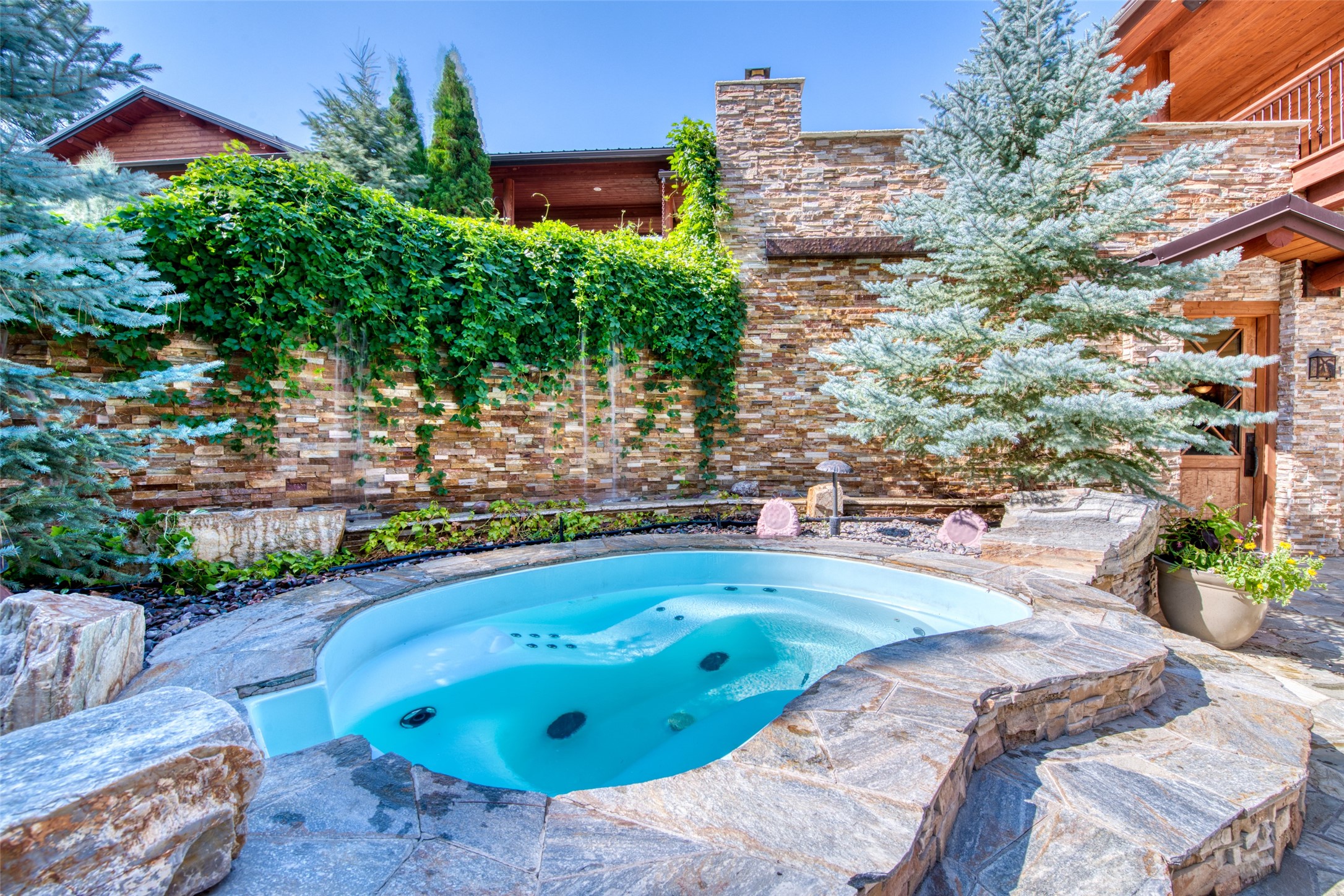 Darby, Montana 59829, United States, 12 Bedrooms Bedrooms, ,16 BathroomsBathrooms,Residential,Pending,61822