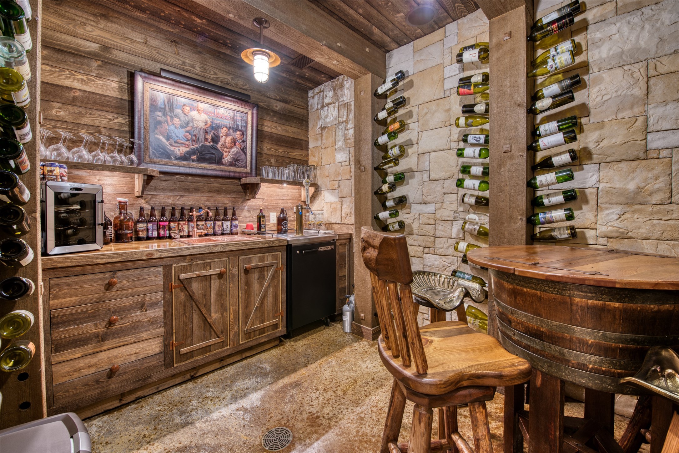 Darby, Montana 59829, United States, 12 Bedrooms Bedrooms, ,16 BathroomsBathrooms,Residential,Pending,61822