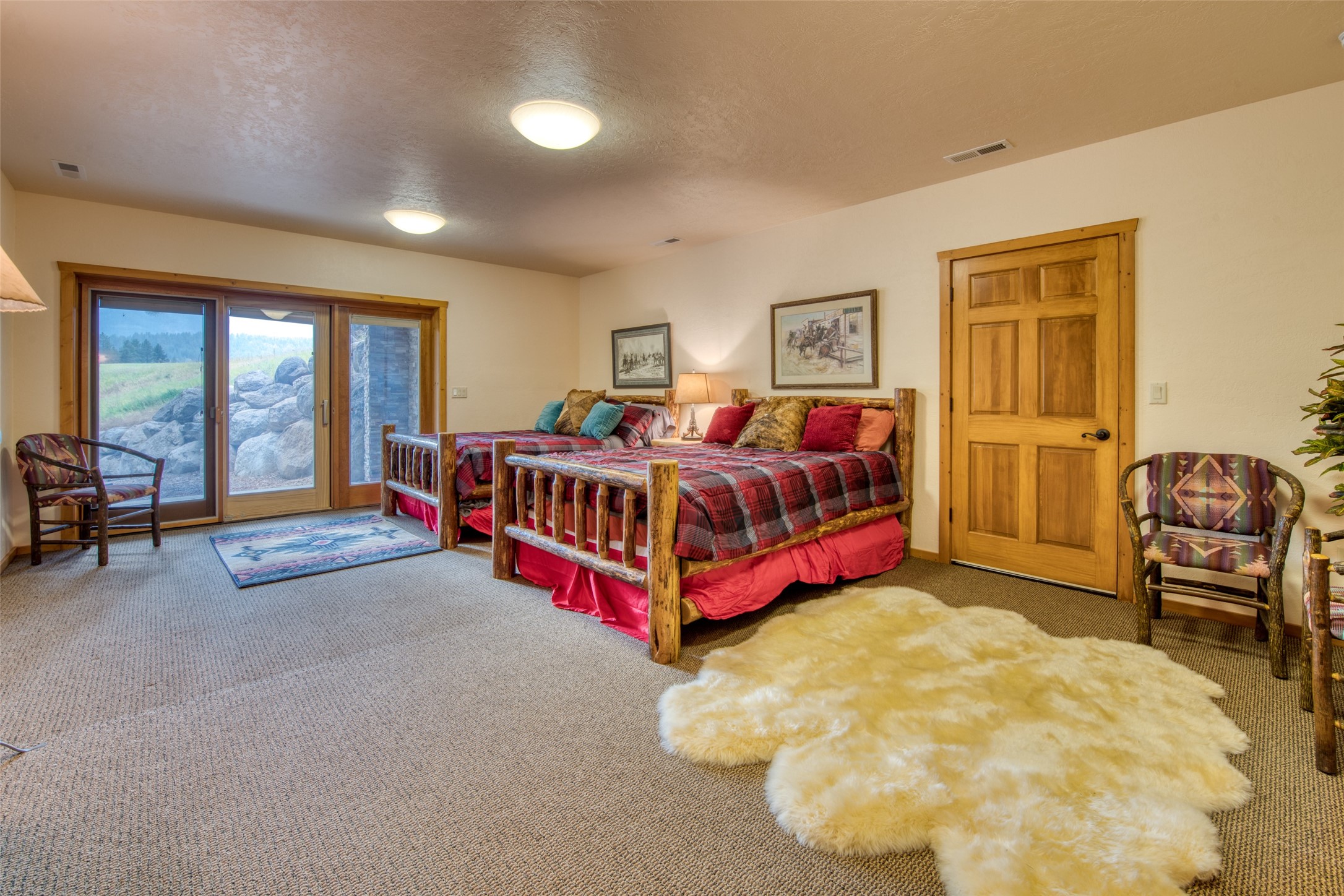 Darby, Montana 59829, United States, 12 Bedrooms Bedrooms, ,16 BathroomsBathrooms,Residential,Pending,61822