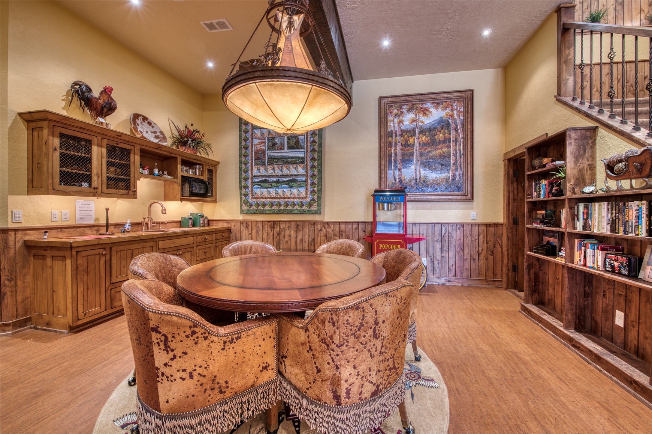 Darby, Montana 59829, United States, 12 Bedrooms Bedrooms, ,16 BathroomsBathrooms,Residential,Pending,61822