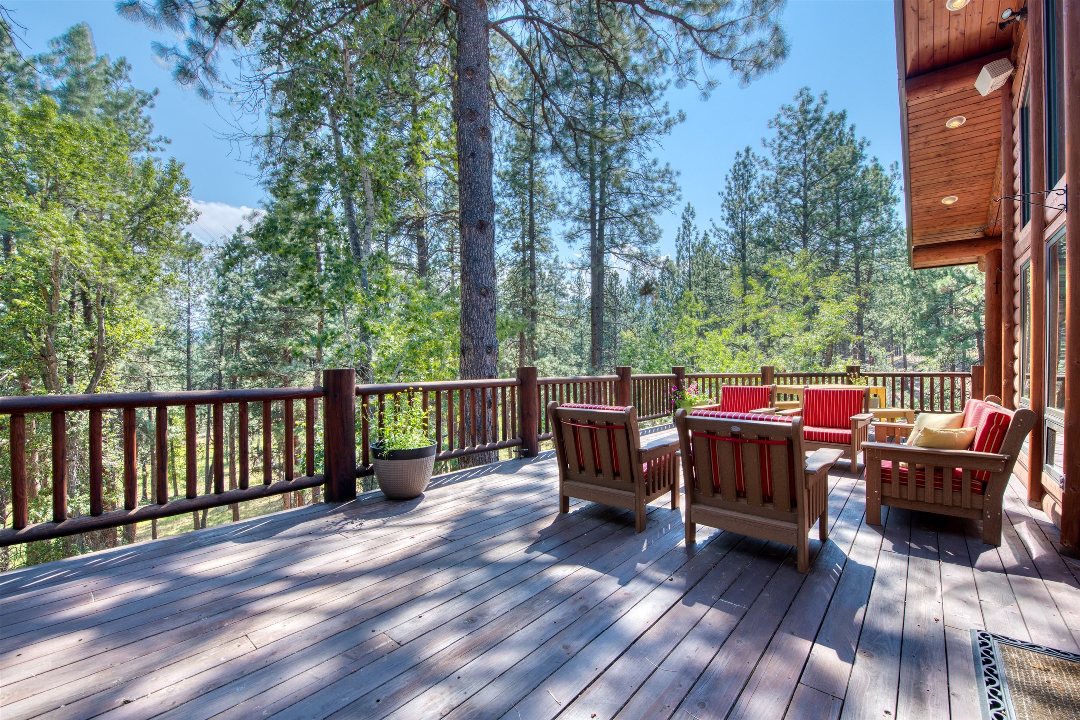 Darby, Montana 59829, United States, 12 Bedrooms Bedrooms, ,16 BathroomsBathrooms,Residential,Pending,61822