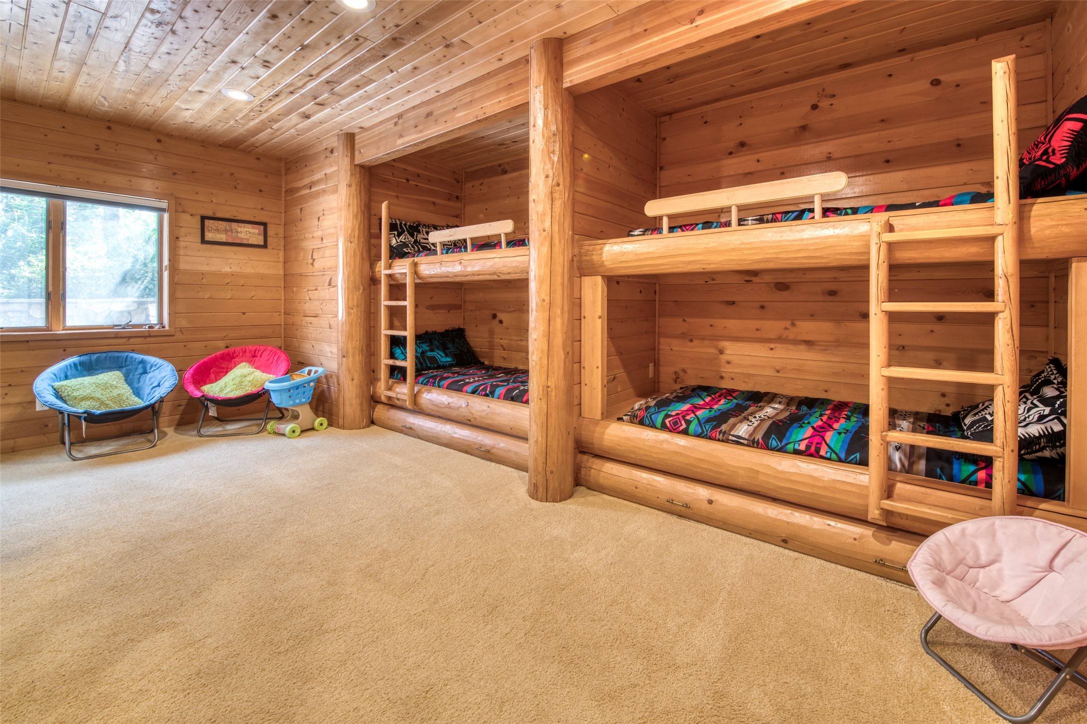 Darby, Montana 59829, United States, 12 Bedrooms Bedrooms, ,16 BathroomsBathrooms,Residential,Pending,61822