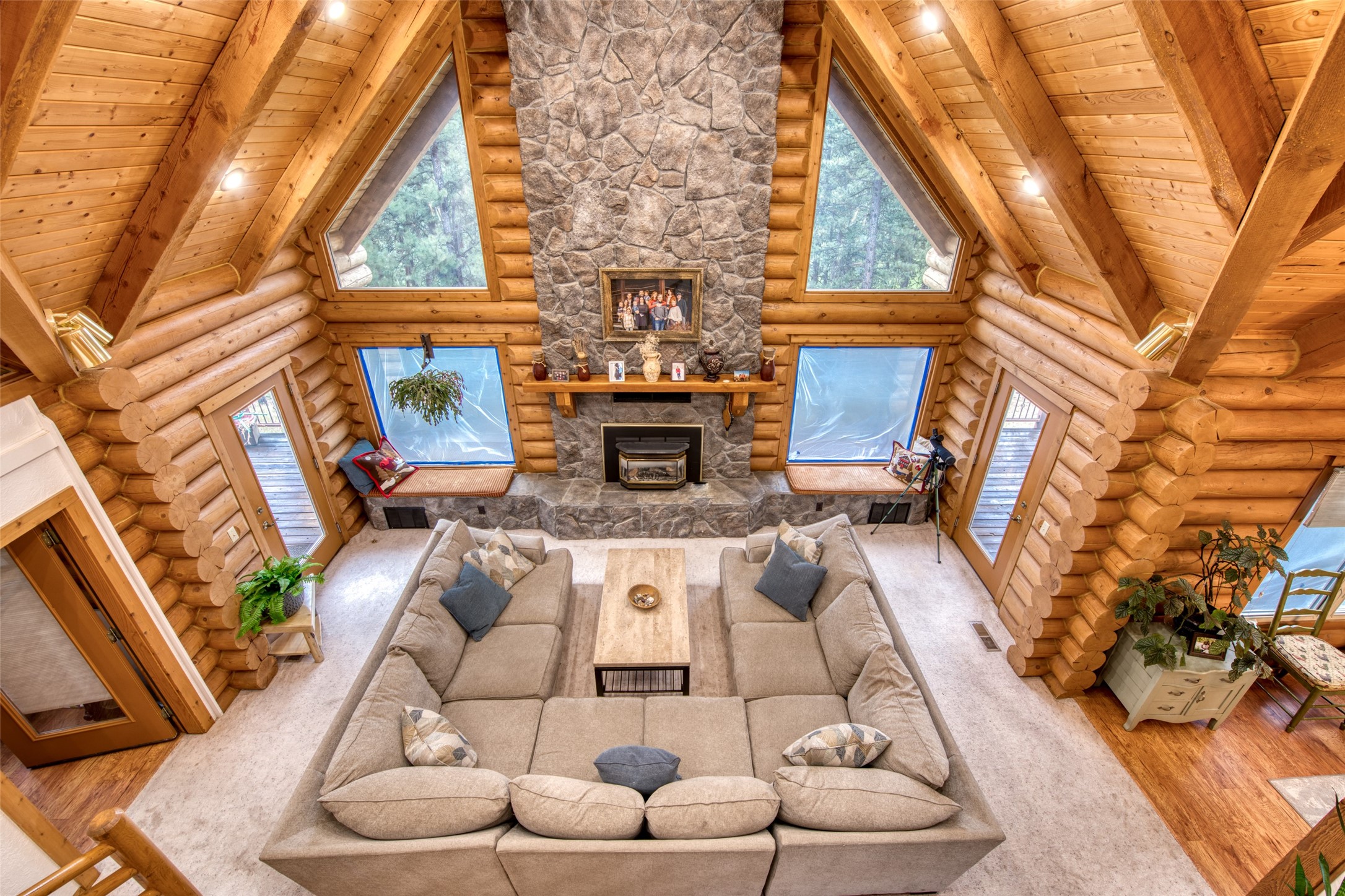 Darby, Montana 59829, United States, 12 Bedrooms Bedrooms, ,16 BathroomsBathrooms,Residential,Pending,61822