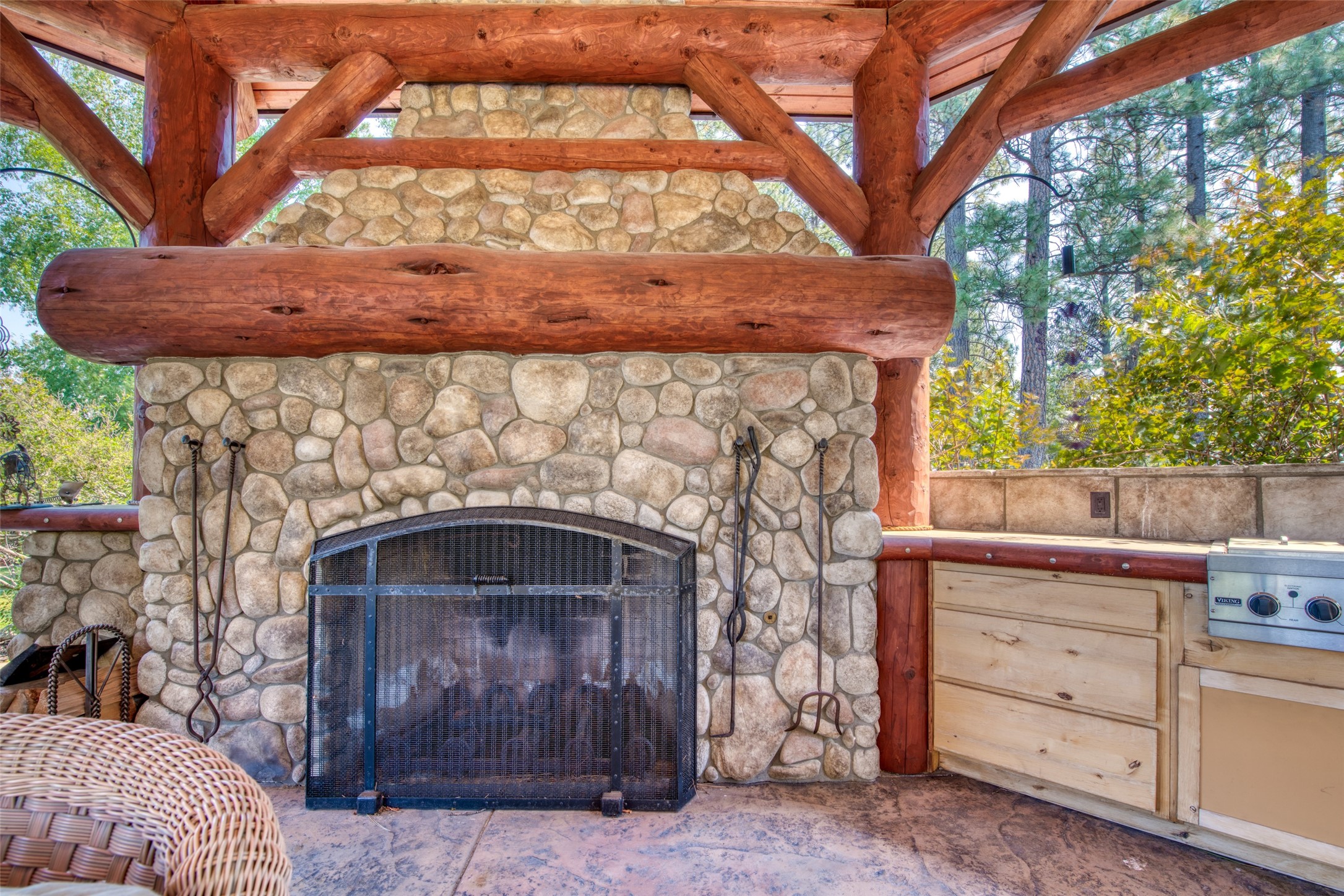 Darby, Montana 59829, United States, 12 Bedrooms Bedrooms, ,16 BathroomsBathrooms,Residential,Pending,61822