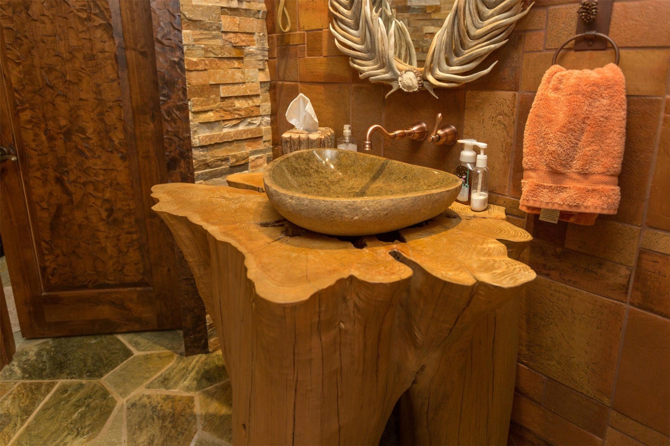 Darby, Montana 59829, United States, 12 Bedrooms Bedrooms, ,16 BathroomsBathrooms,Residential,Pending,61822