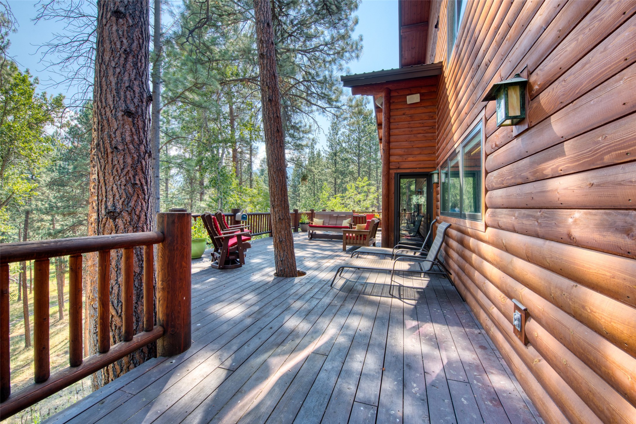 Darby, Montana 59829, United States, 12 Bedrooms Bedrooms, ,16 BathroomsBathrooms,Residential,Pending,61822