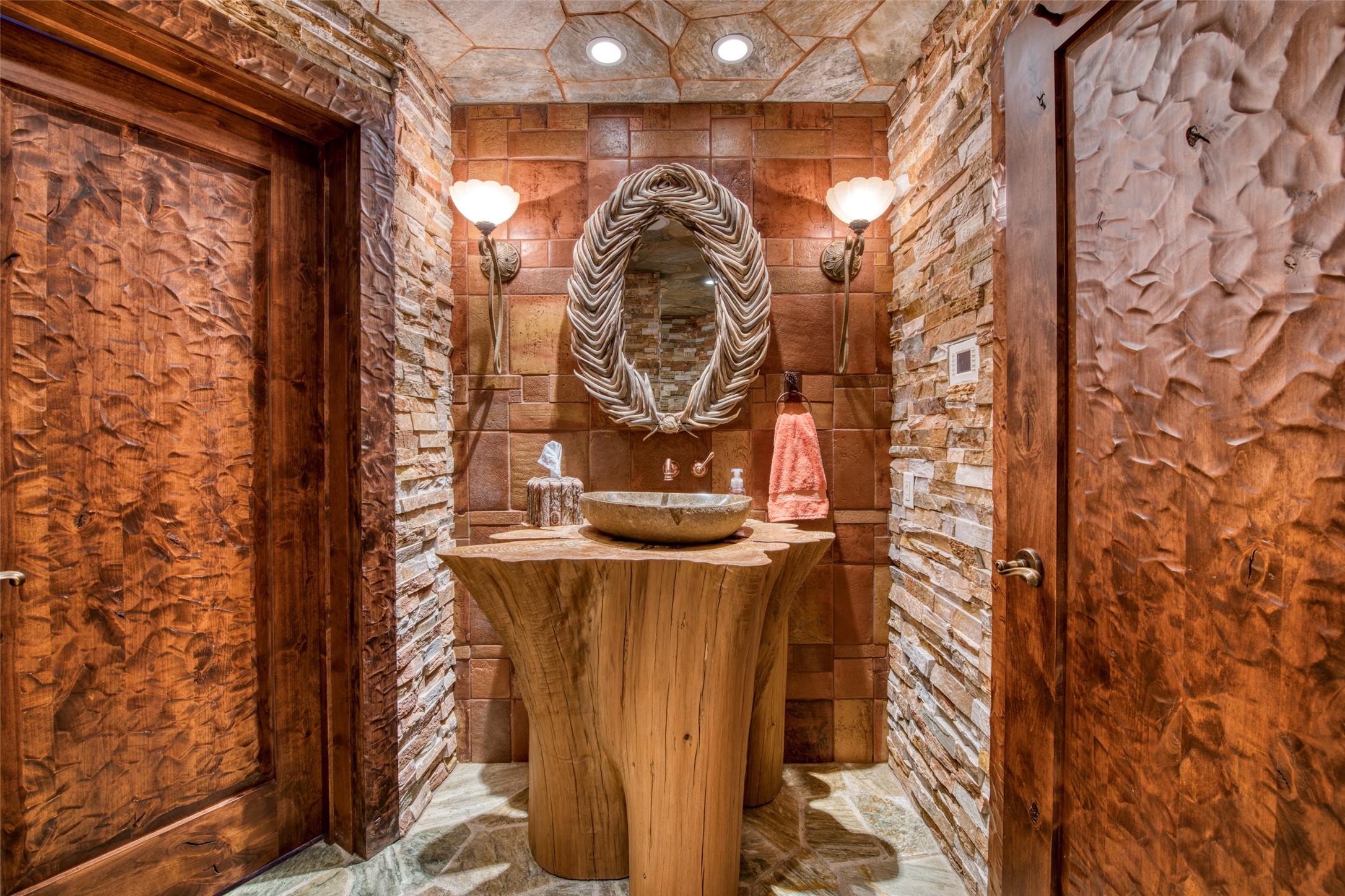 Darby, Montana 59829, United States, 12 Bedrooms Bedrooms, ,16 BathroomsBathrooms,Residential,Pending,61822