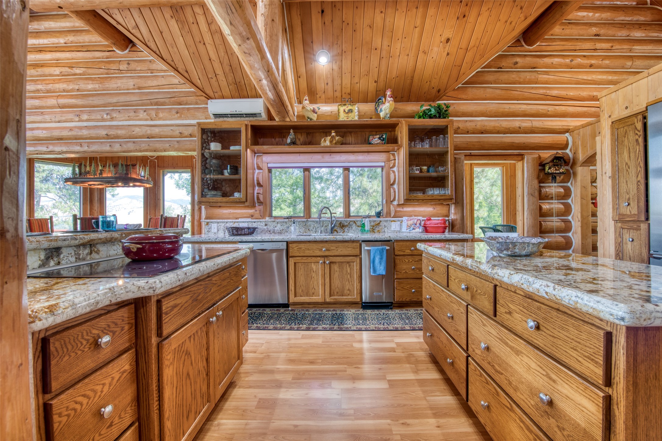 Darby, Montana 59829, United States, 12 Bedrooms Bedrooms, ,16 BathroomsBathrooms,Residential,Pending,61822