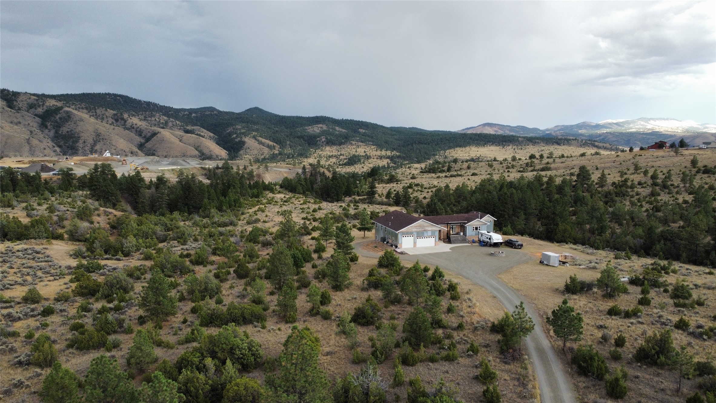 5355 Peaks View Drive
