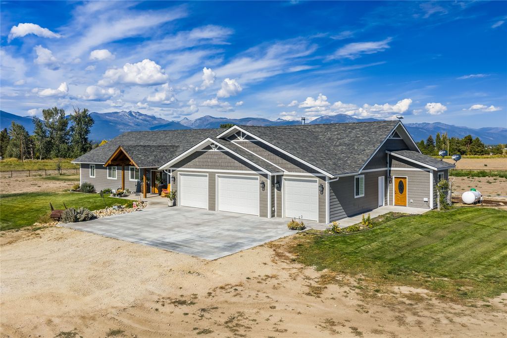 Photo of 400 Cochell Way, Corvallis, MT 59828 (MLS # 30058226)