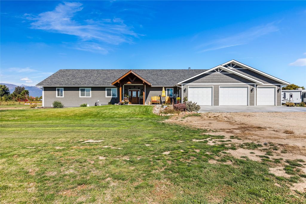 Photo of 400 Cochell Way, Corvallis, MT 59828 (MLS # 30058226)