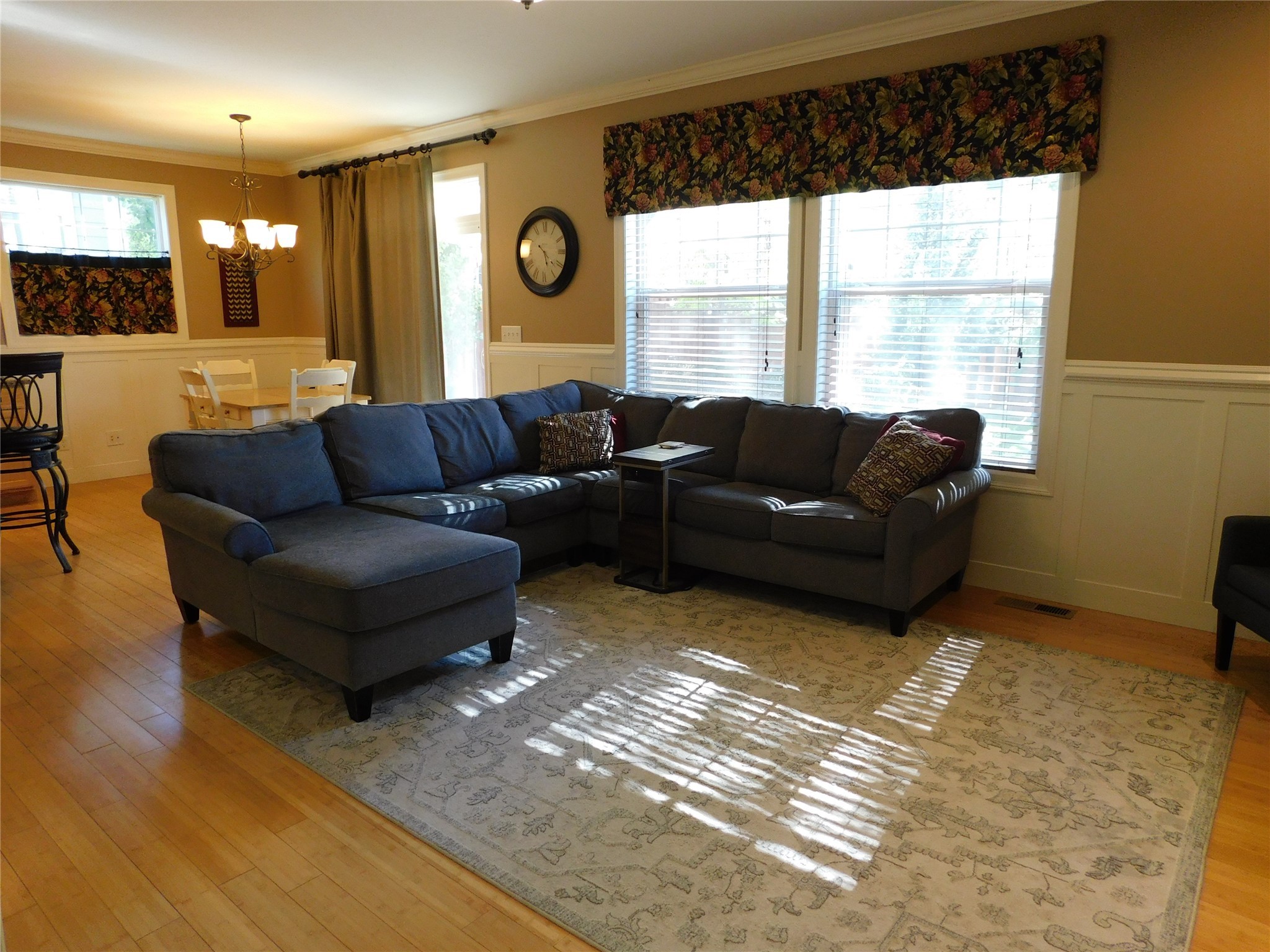 Missoula, Montana 59803, United States, 6 Bedrooms Bedrooms, ,4 BathroomsBathrooms,Residential,Pending,55805