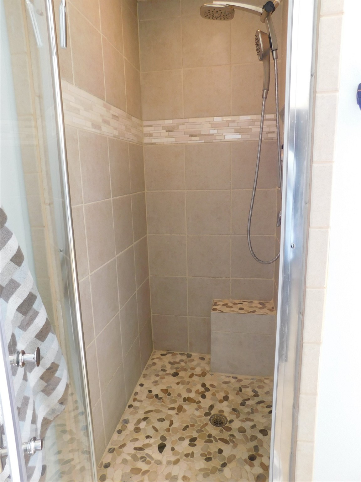 Missoula, Montana 59803, United States, 6 Bedrooms Bedrooms, ,4 BathroomsBathrooms,Residential,Pending,55805