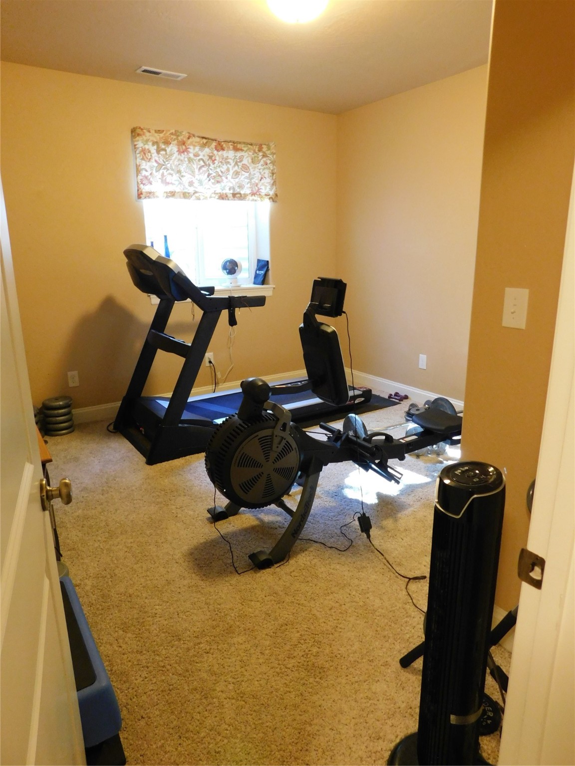 Missoula, Montana 59803, United States, 6 Bedrooms Bedrooms, ,4 BathroomsBathrooms,Residential,Pending,55805