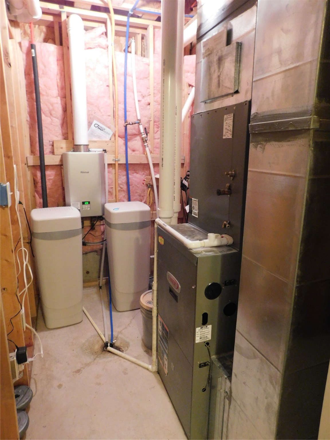 Missoula, Montana 59803, United States, 6 Bedrooms Bedrooms, ,4 BathroomsBathrooms,Residential,Pending,55805