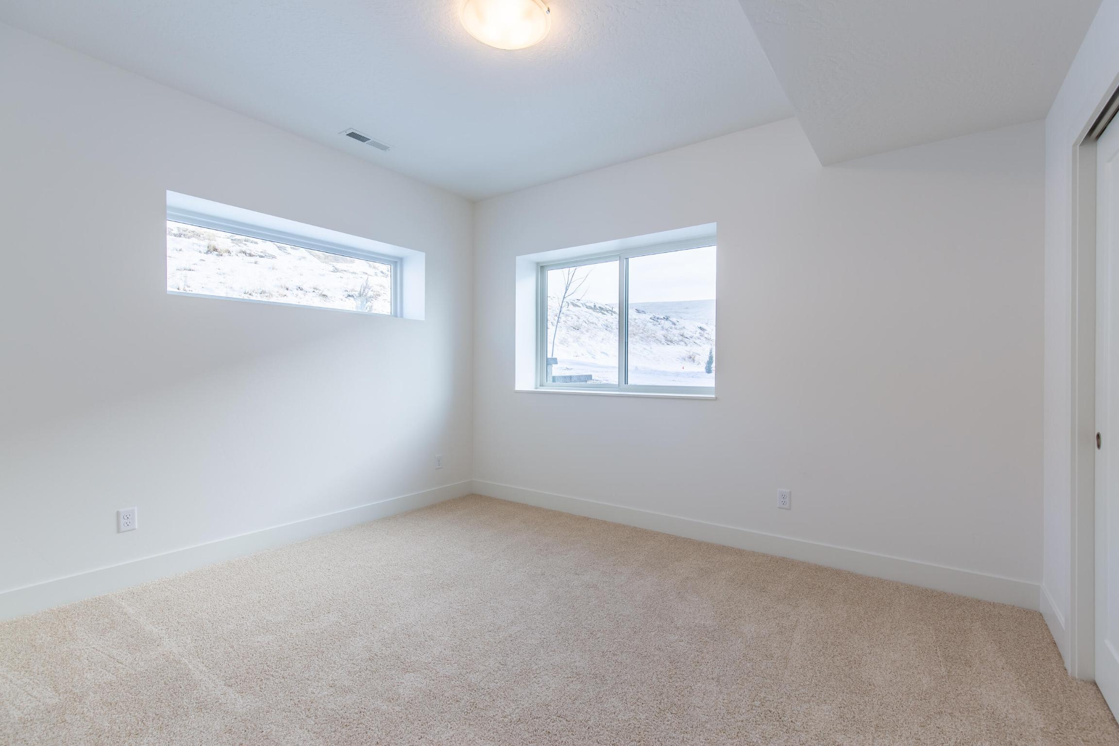 Missoula, Montana 59808, United States, 3 Bedrooms Bedrooms, ,3 BathroomsBathrooms,Residential,Pending,65831