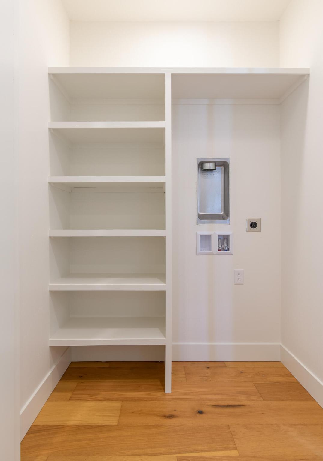 Missoula, Montana 59808, United States, 3 Bedrooms Bedrooms, ,3 BathroomsBathrooms,Residential,Pending,65831