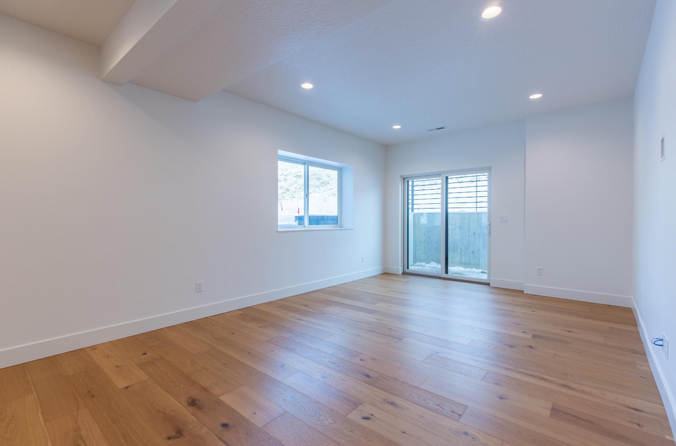 Missoula, Montana 59808, United States, 3 Bedrooms Bedrooms, ,3 BathroomsBathrooms,Residential,Pending,65831