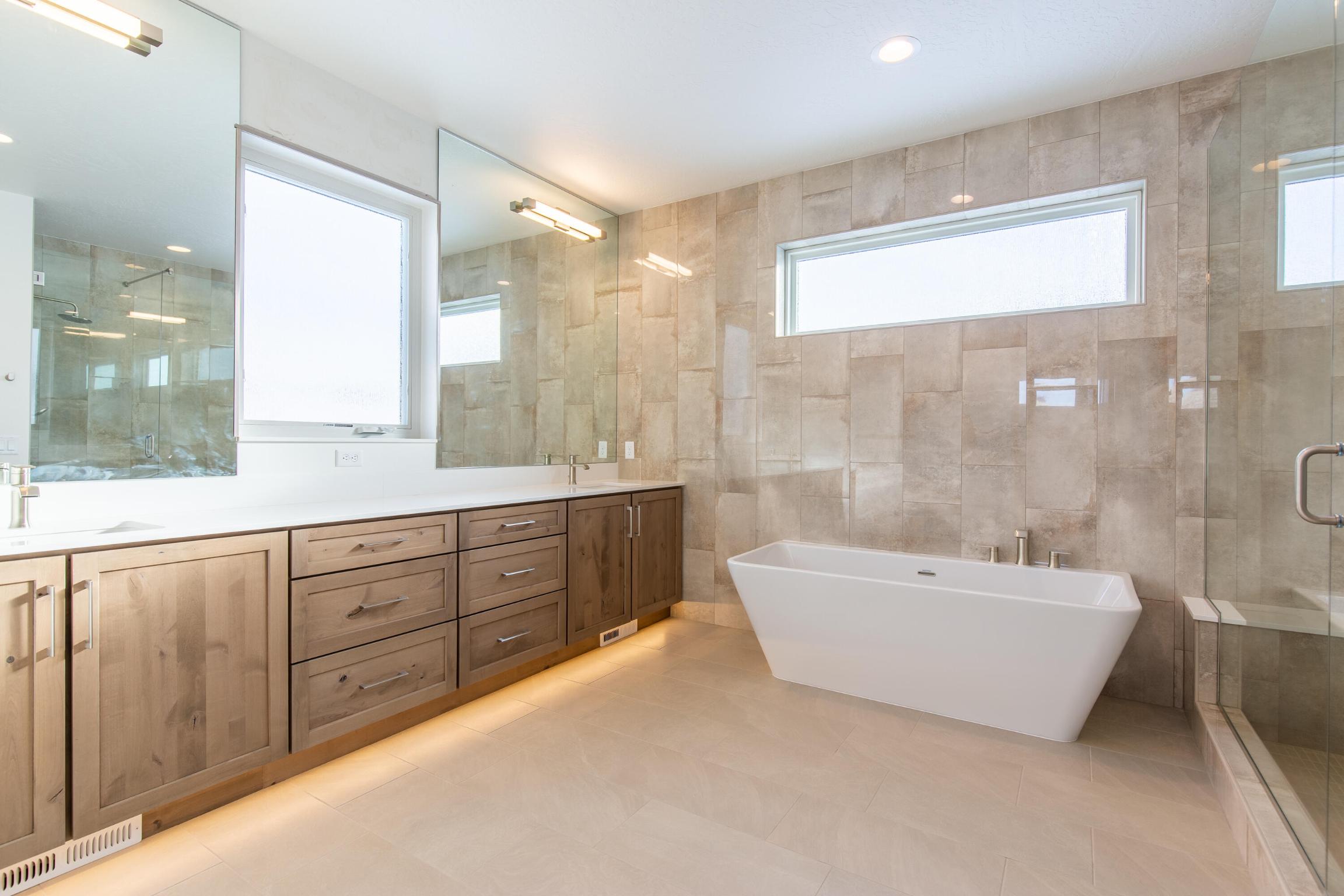 Missoula, Montana 59808, United States, 3 Bedrooms Bedrooms, ,3 BathroomsBathrooms,Residential,Pending,65831