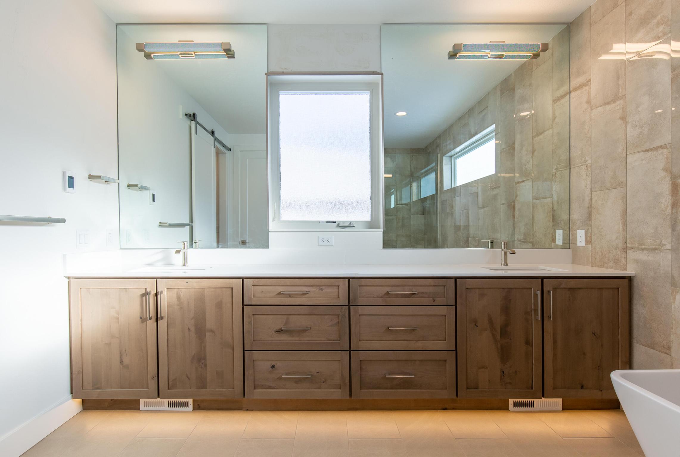 Missoula, Montana 59808, United States, 3 Bedrooms Bedrooms, ,3 BathroomsBathrooms,Residential,Pending,65831