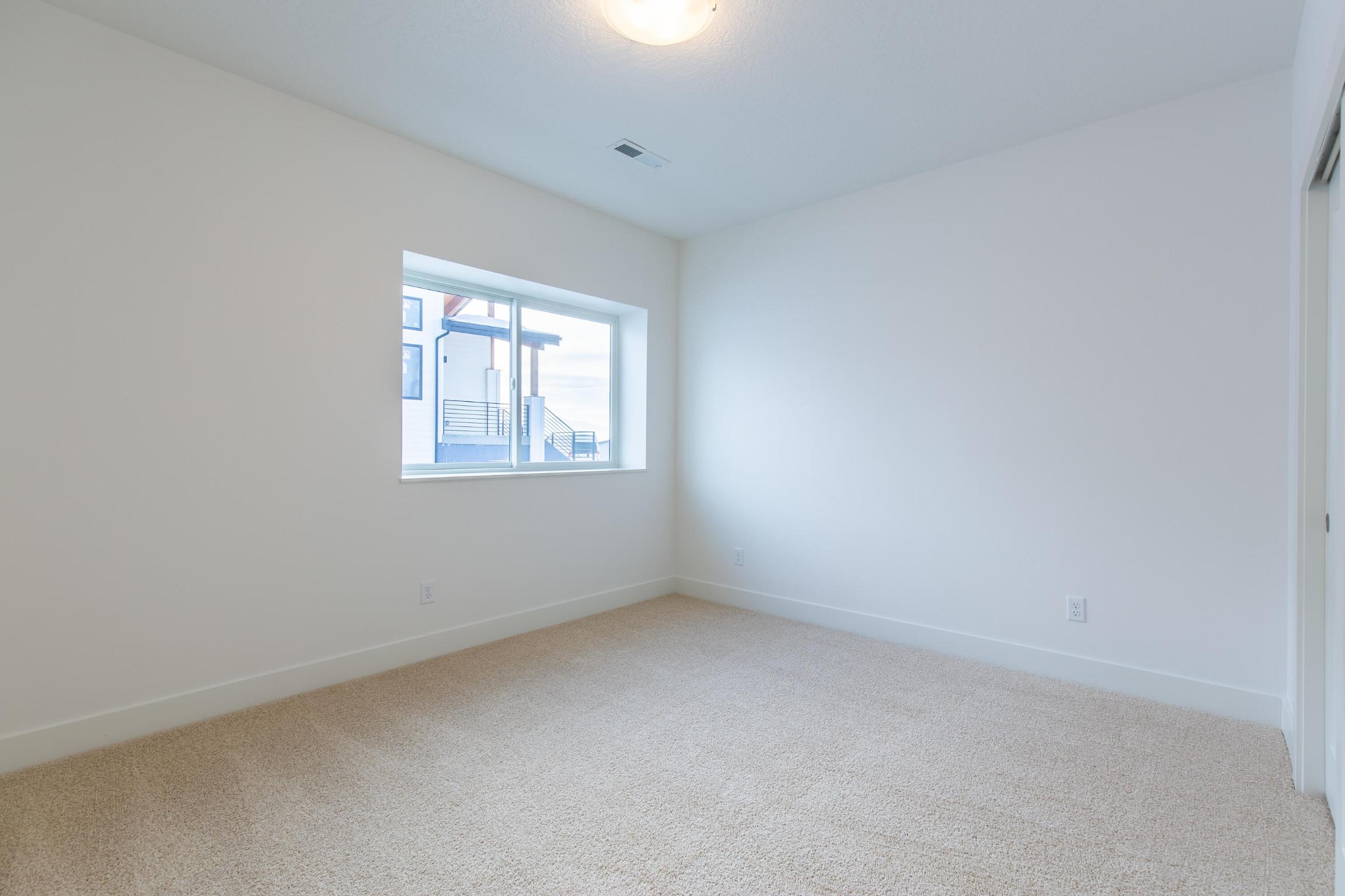 Missoula, Montana 59808, United States, 3 Bedrooms Bedrooms, ,3 BathroomsBathrooms,Residential,Pending,65831