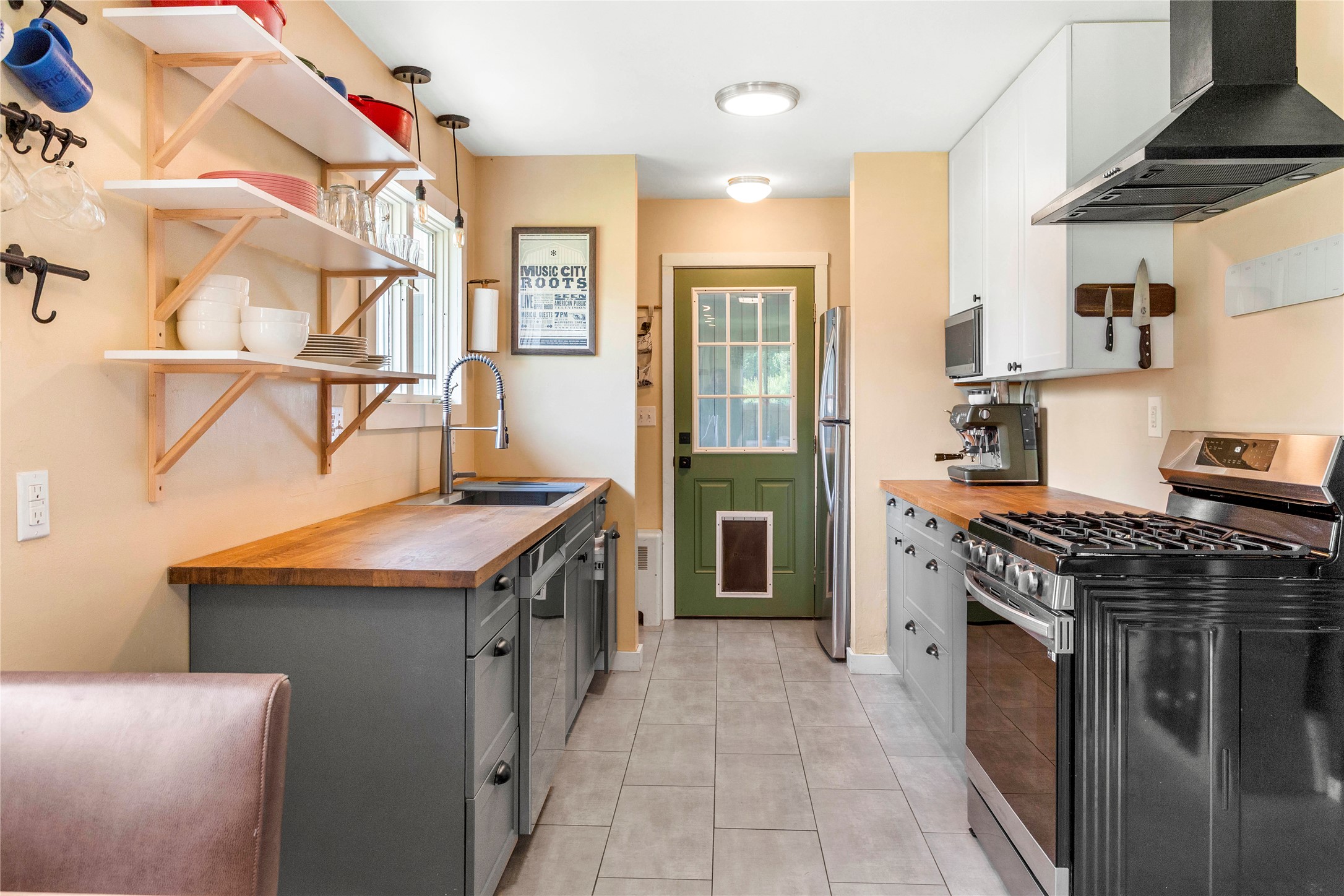 Butte, Montana 59701, United States, 4 Bedrooms Bedrooms, ,2 BathroomsBathrooms,Residential,Active,205822