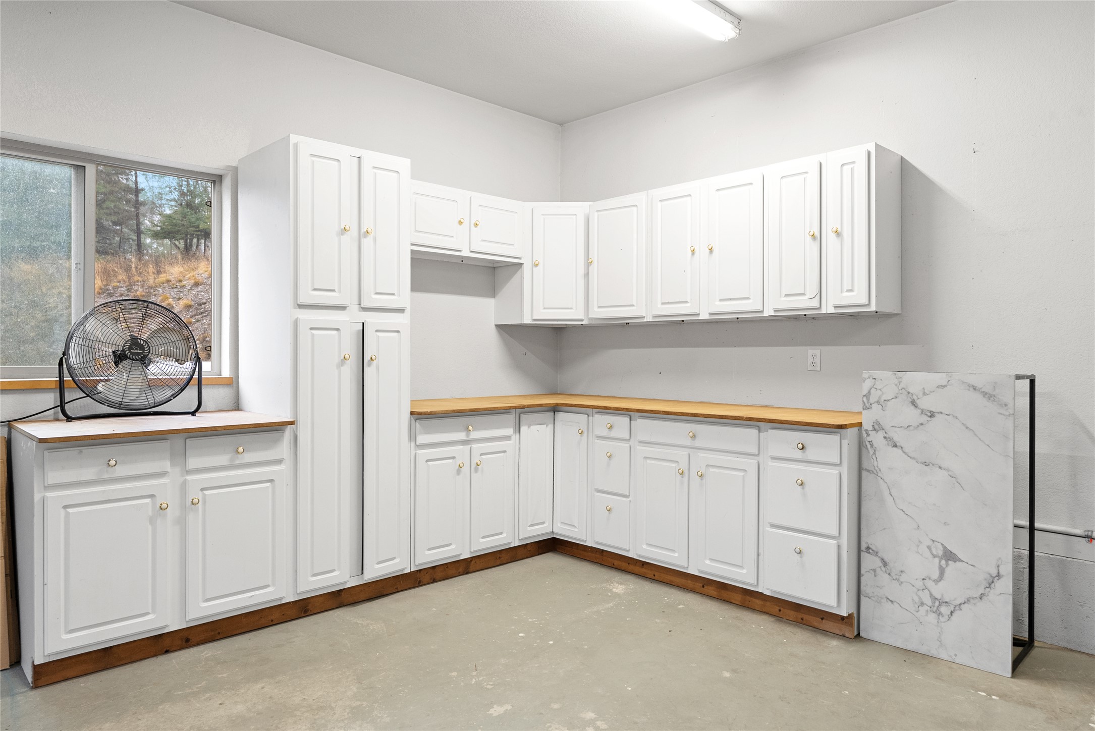 Bigfork, Montana 59911, United States, 4 Bedrooms Bedrooms, ,2 BathroomsBathrooms,Residential,Active,44173