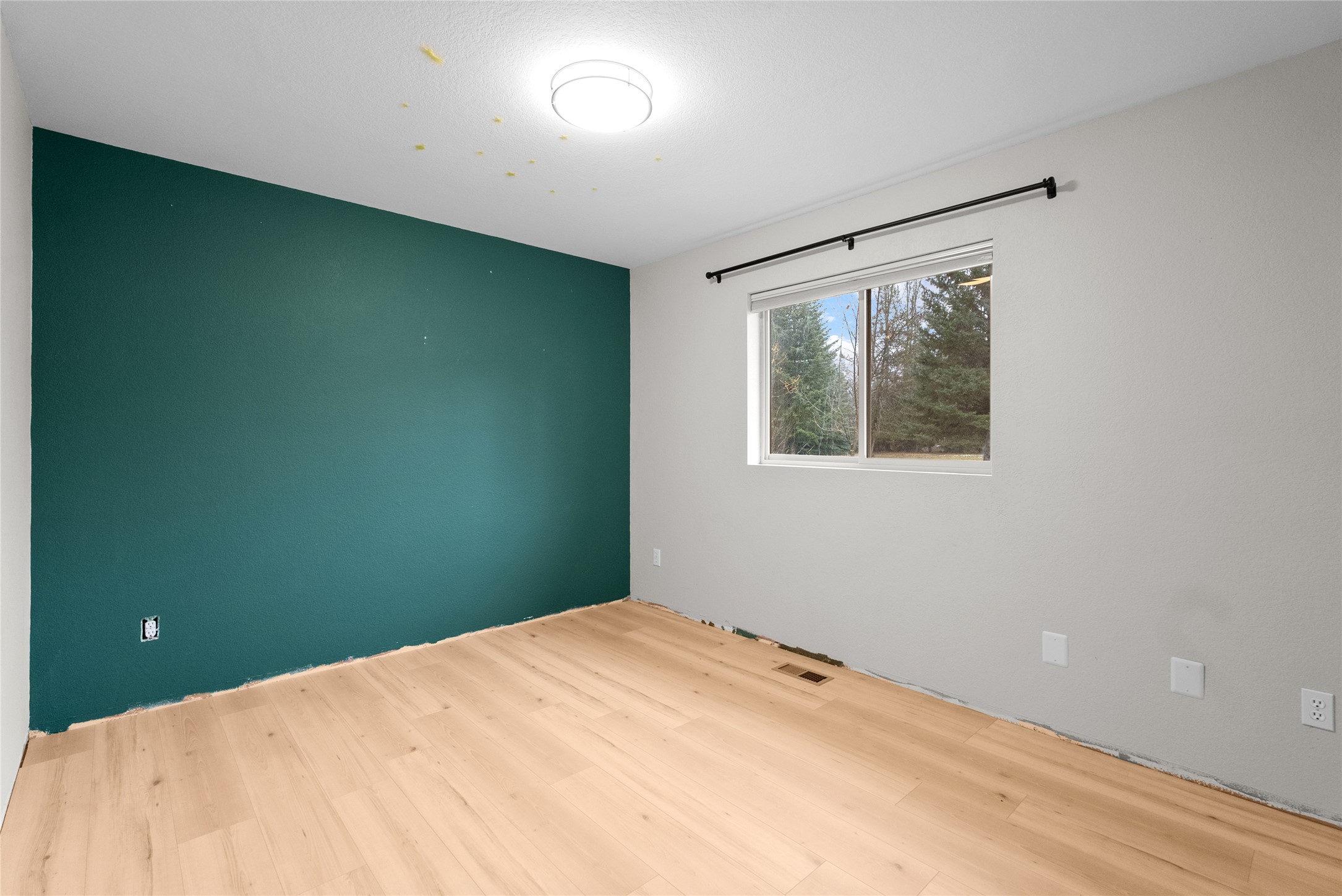 Bigfork, Montana 59911, United States, 4 Bedrooms Bedrooms, ,2 BathroomsBathrooms,Residential,Active,44173