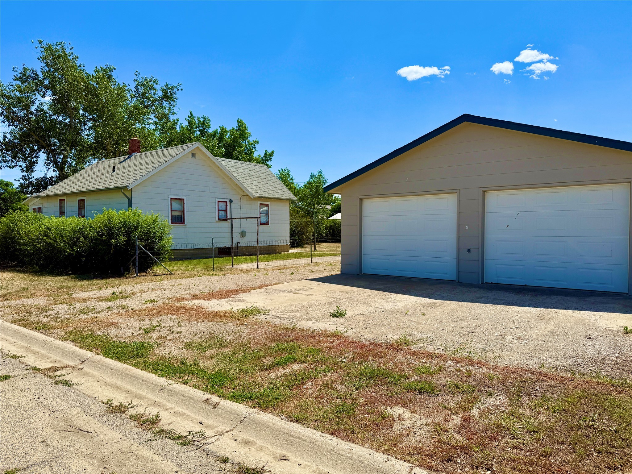 310 3rd Street E