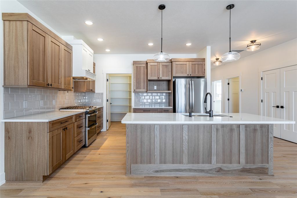 Photo of 817 Van Allen Way, Hamilton, MT 59840 (MLS # 30065372)