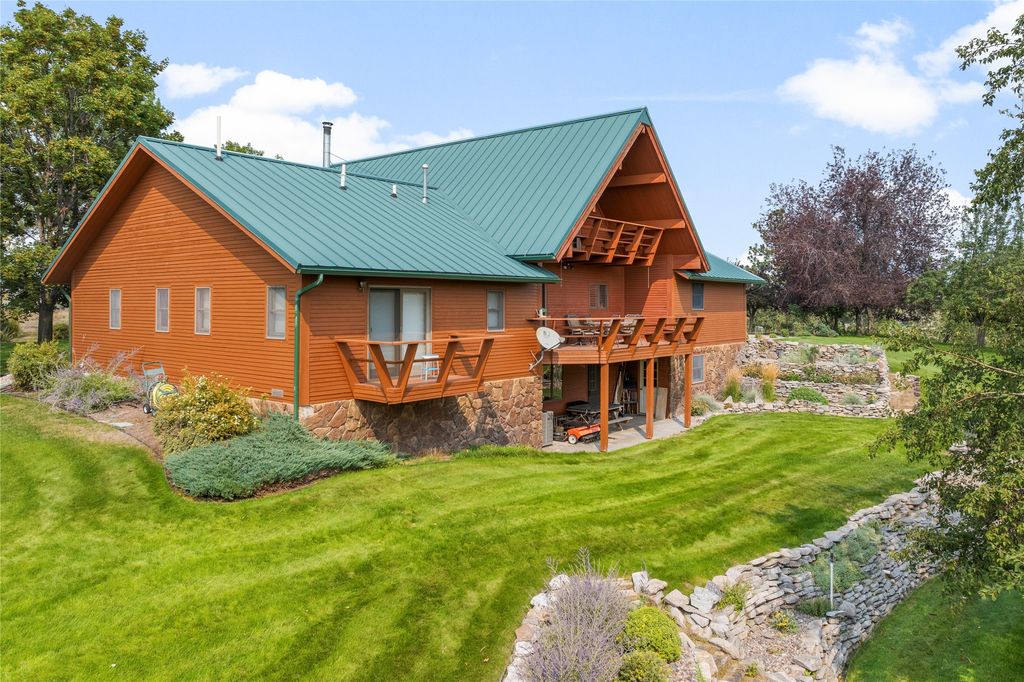 Photo of 633 Groff Lane, Stevensville, MT 59870 (MLS # 30061921)